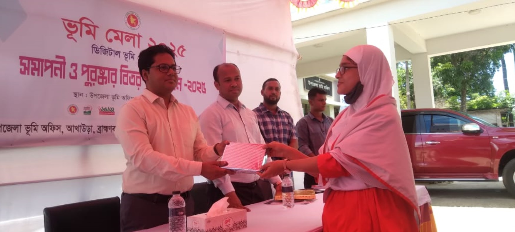 আখাউড়ায় ভূমি উন্নয়ন কর আদায়ে ৯৬ ভাগ সফলতা: ভূমি মেলায় ইউএনও