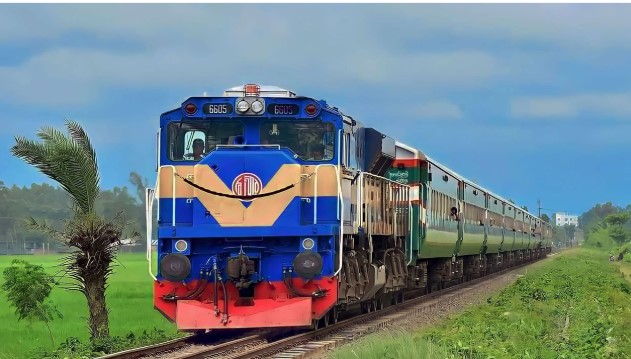ঈদযাত্রার বিশেষ ট্রেন চলাচল শুরুঈদযাত্রার বিশেষ ট্রেন চলাচল শুরু