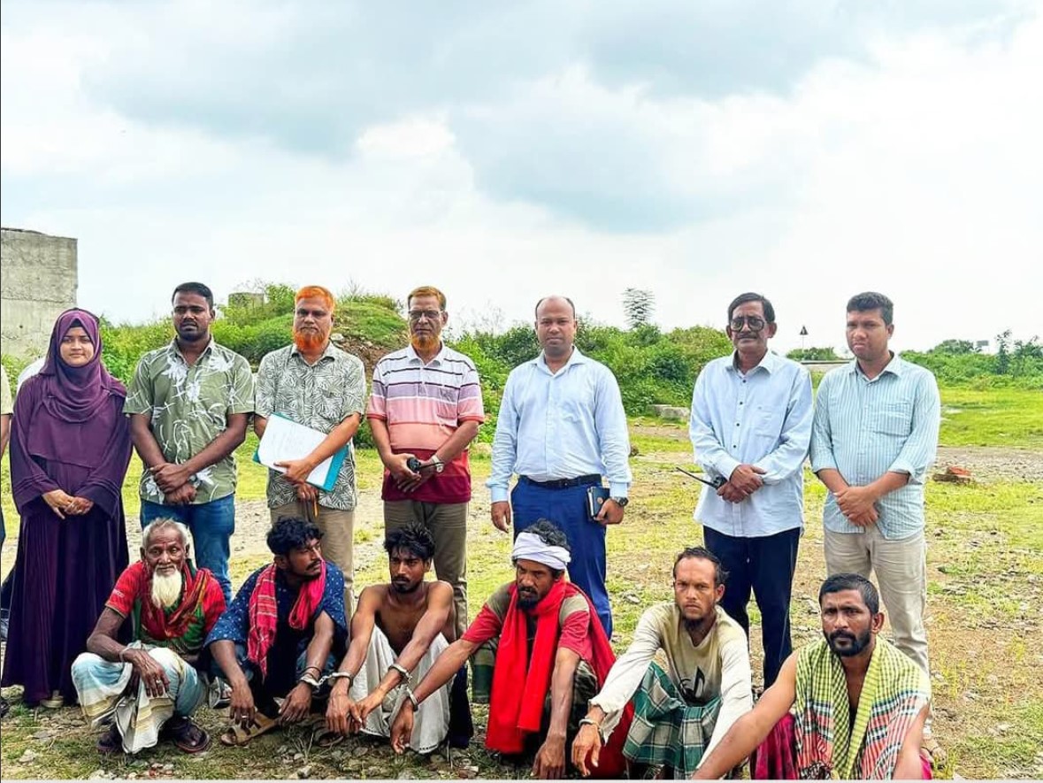 আখাউড়ায় খড়মপুর মাজারসংলগ্ন রেললাইনে মাদক সেবন, মোবাইল কোর্টে ৬ জনের কারাদণ্ড