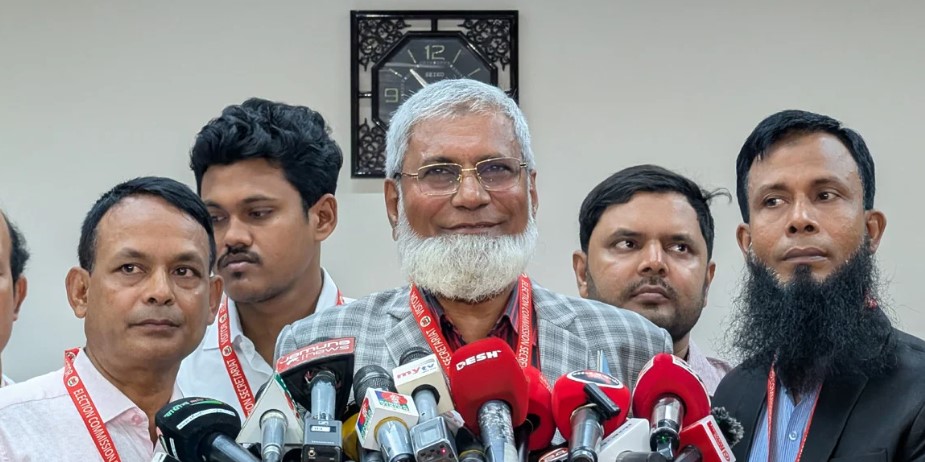 তিন সাবেক সিইসির বিরুদ্ধে আনুষ্ঠানিক অভিযোগ দিল বিএনপি