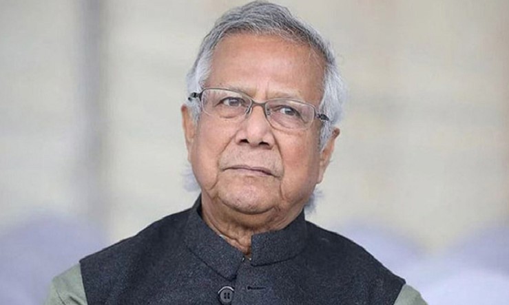 বিমান দুর্ঘটনায় আহতদের চিকিৎসার খোঁজ নিতে হাসপাতালে প্রধান উপদেষ্টা