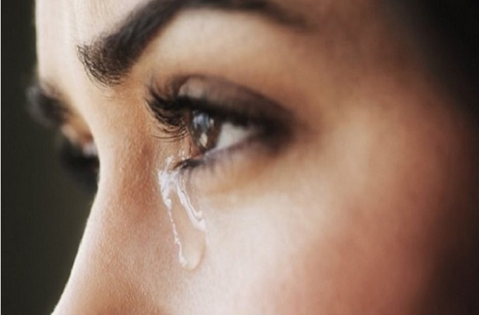 চোখে লোনা জল