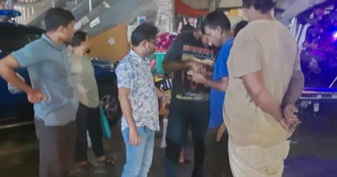 ককটেল বিস্ফোরণে কাঁপলো ফার্মগেট-মহাখালী, আহত ৪