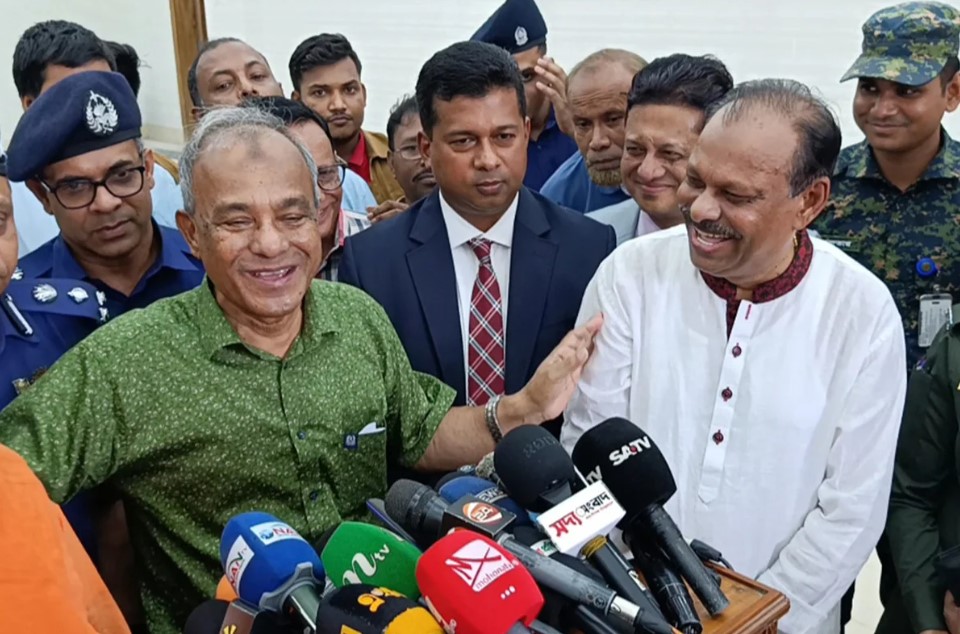এবারের পূজায় সাম্প্রদায়িক সম্প্রীতির বন্ধন আরও দৃঢ় হবে: স্বরাষ্ট্র উপদেষ্টা
