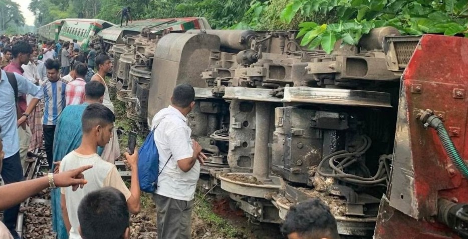 সিলেটের সঙ্গে সারাদেশের রেল যোগাযোগ বন্ধ, লাইনচ্যুত পাহাড়িকা এক্সপ্রেস