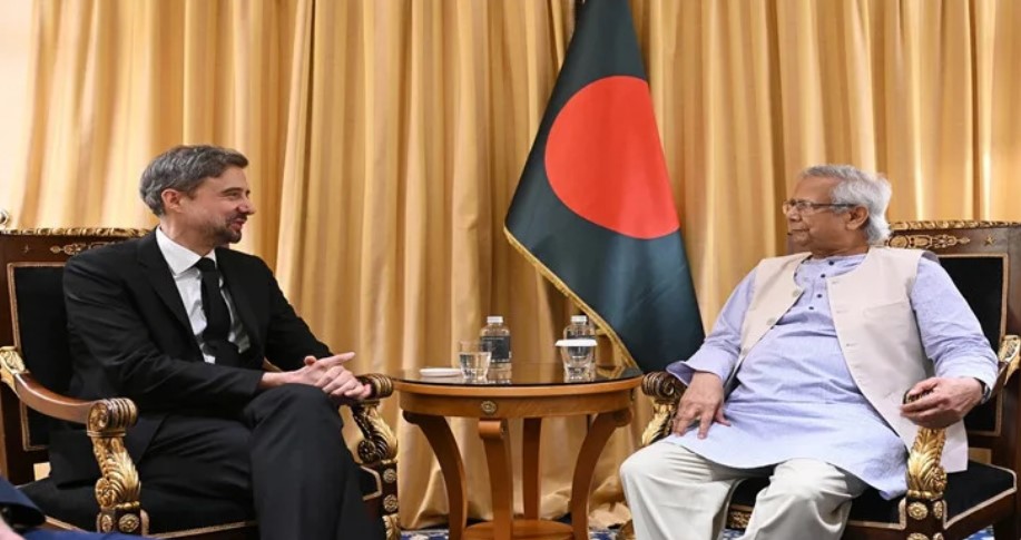 রোমে প্রধান উপদেষ্টার সঙ্গে আইএফএডি প্রেসিডেন্টের সাক্ষাৎ