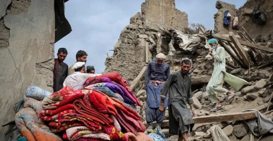 শক্তিশালী ভূমিকম্পে কেঁপে উঠল উত্তর আফগানিস্তান, আতঙ্কে রাস্তায় মানুষ