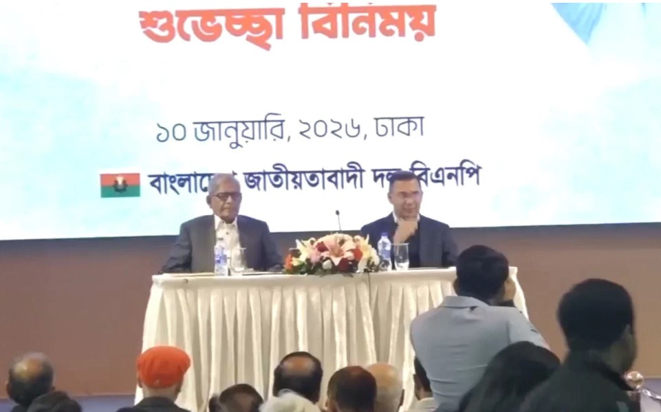 সাংবাদিকদের সঙ্গে শুভেচ্ছা বিনিময়ে তারেক রহমান