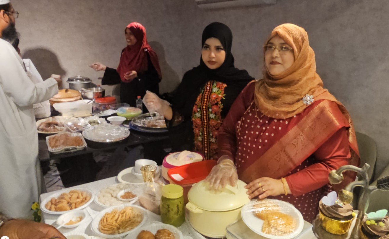 সংযুক্ত আরব আমিরাতের দুবাইয়ে বসবাসরত প্রবাসী বাংলাদেশীদের শীতকালীন পিঠা উৎসব।