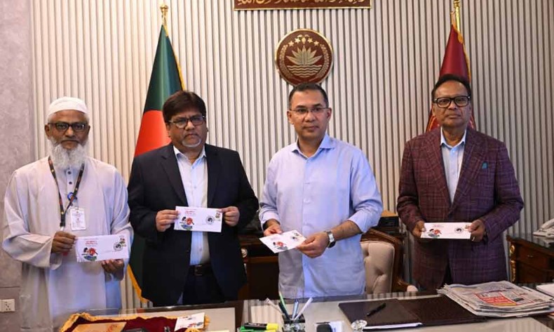 স্বাধীনতা ও জাতীয় দিবসের স্মারক ডাকটিকিট উন্মোচন করলেন প্রধানমন্ত্রী