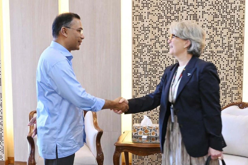 প্রধানমন্ত্রীর সঙ্গে টেলিনর গ্রুপের প্রেসিডেন্ট বেনেডিক্টে ফাসমারের সাক্ষাৎ