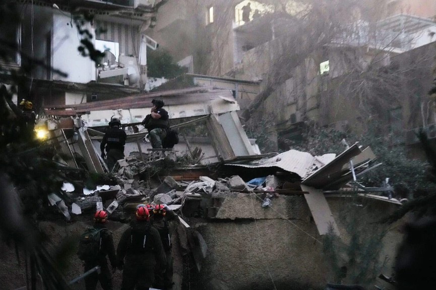 হাইফায় ইরানের ক্ষেপণাস্ত্র হামলা: নিহত ২, নিখোঁজ ২